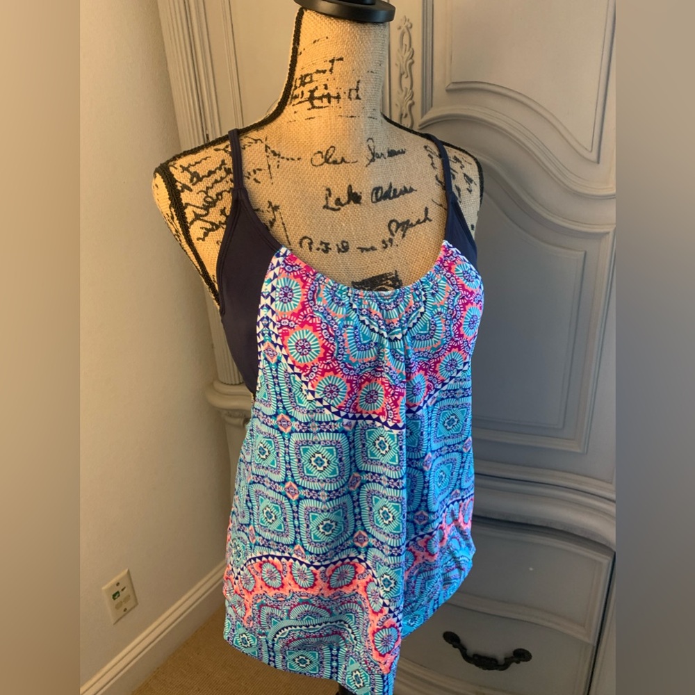 SALE!! EVERYTHING MUST GO!! Athleta Exercise Top!
